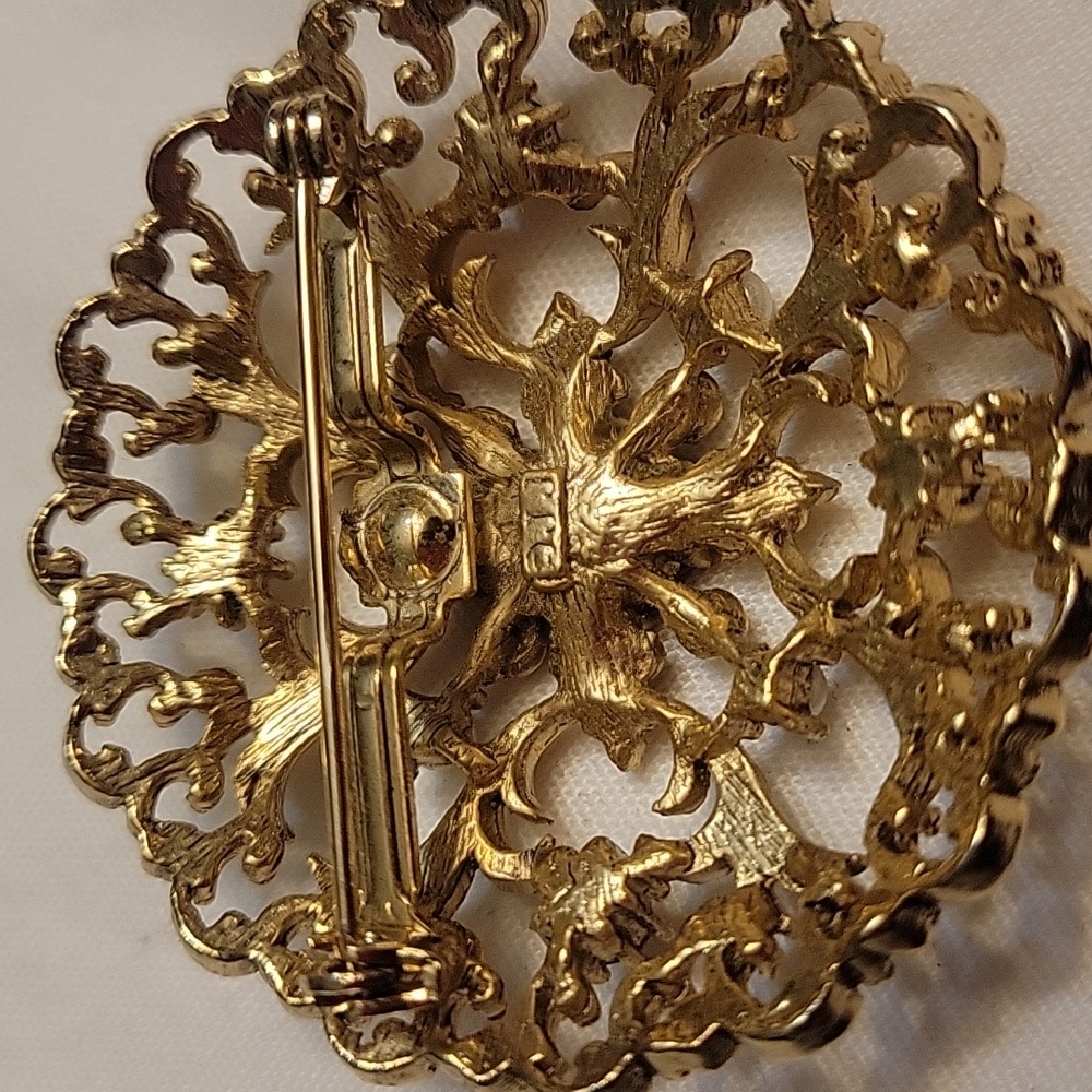 Vintage JJ Jonette Medallion Brooch - Picture 4 of 5
